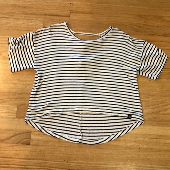 TREASURE & Bond 🌺3/$15 or 5/$20 Bundle for deal🌺 - Picture 6 of 9